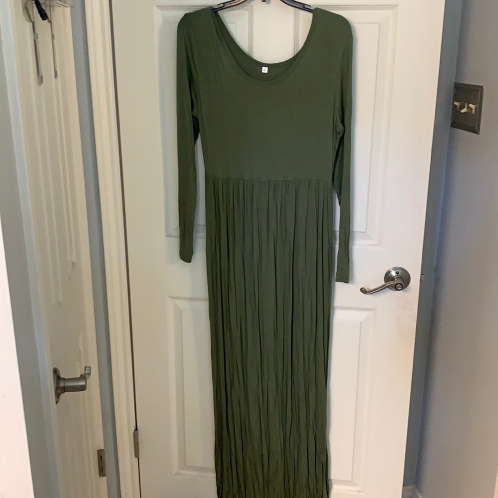 Long sleeve army green maxi dress